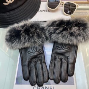 Chanel White Goatskin Fox Fur Gloves Woman