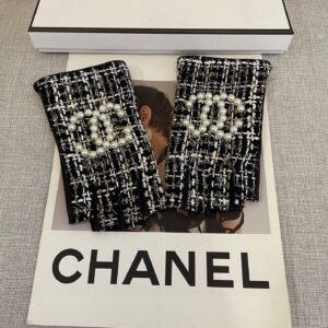 Chanel Wool Woman Gloves
