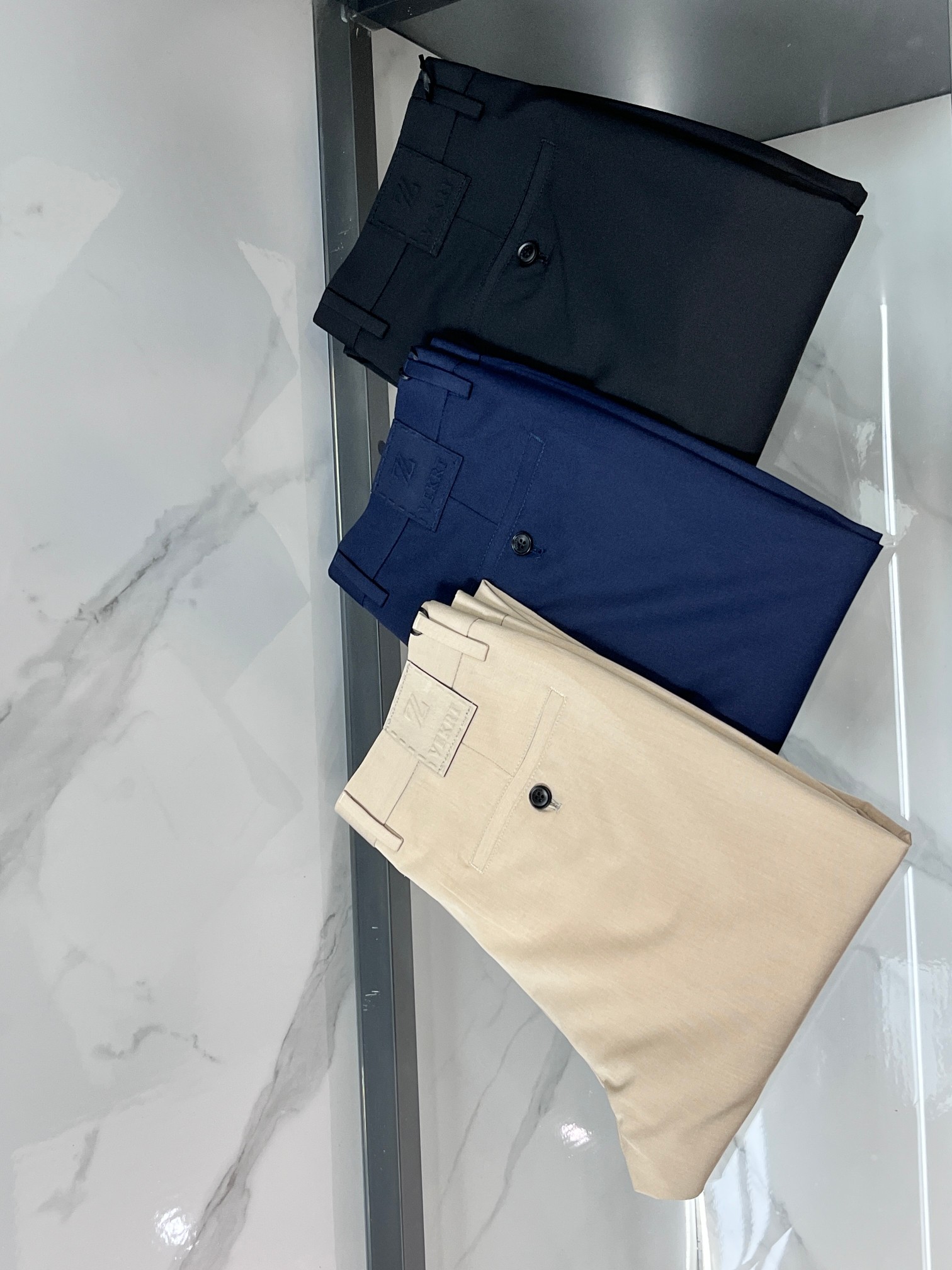 Ermenegildo Zegna Slacks Size: 29-38 Ermenegildo Zegna Slacks Size: 29-38