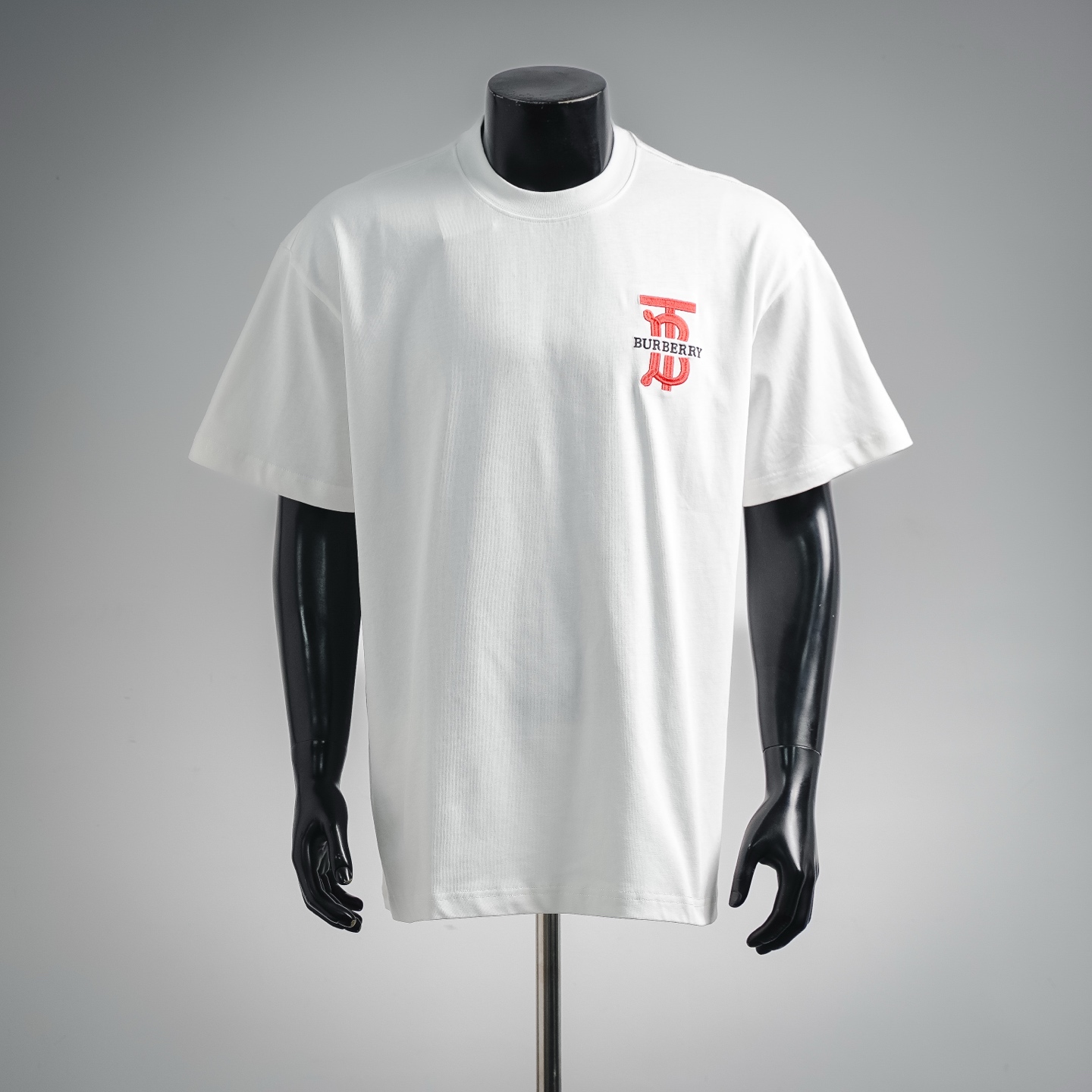 Burberry TB Logo Short Sleeve T-Shirt Size M-XXL Burberry TB Logo Short Sleeve T-Shirt Size M-XXL
