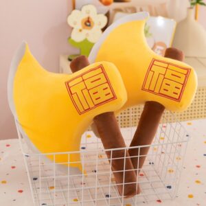 Simulated, creative axe-shaped plush toy – a fun and quirky item ideal for parties, as a pillow or car ornament, and also a great birthday gift for both men and women