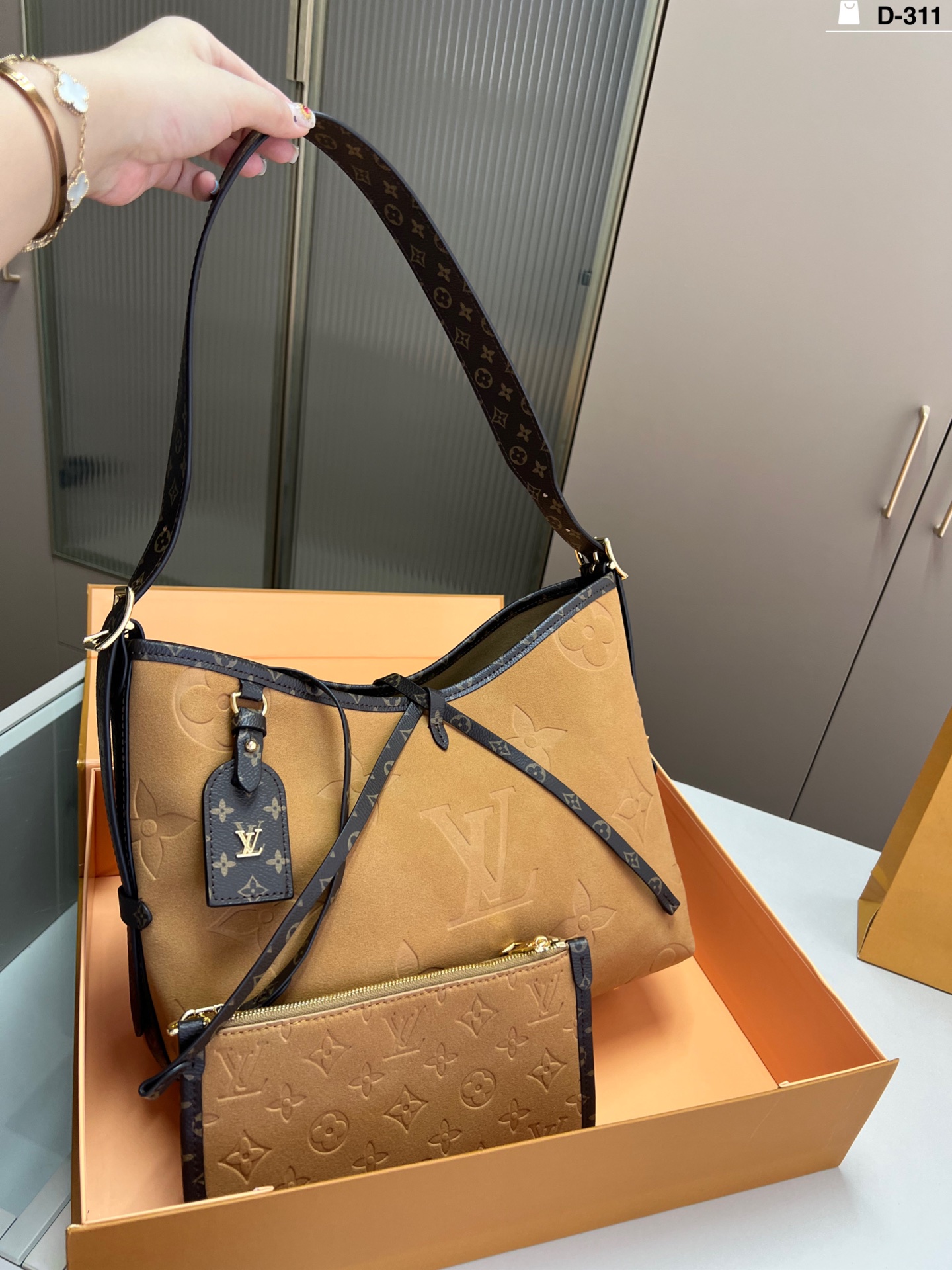 LV LV